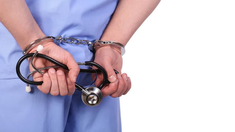 Azərbaycanda koronavirus xəbərini yayan həkim həbs olundu