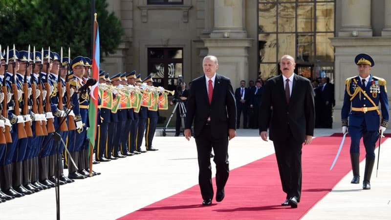 Ərdoğanın rəsmi qarşılanma mərasimi oldu (YENİLƏNİB)