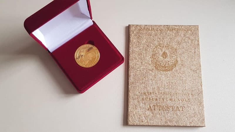 Məktəblərdə məzunlara medal verilməsi ləğv olundu