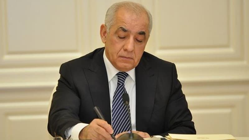 Əli Əsədov Artur Rasizadənin qərarını ləğv etdi