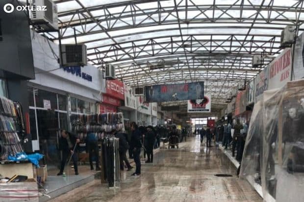 “Binə” ticarət mərkəzi su altında qaldı (FOTOLAR)