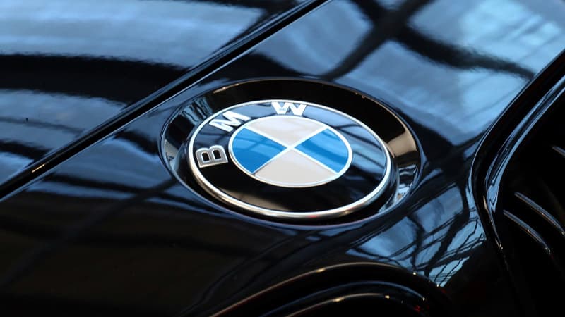 BMW loqosunu dəyişdi: artıq belə olacaq (FOTOLAR)