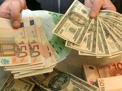 Kağız pullarda koronavirus təhlükəsi: Ekspertdən təklif