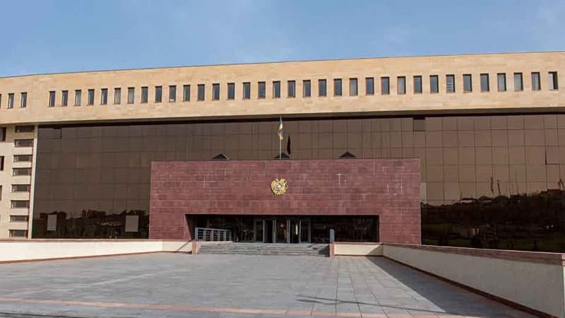 Ermənistan Müdafiə Nazirliyinin sözçüsü istefa verdi