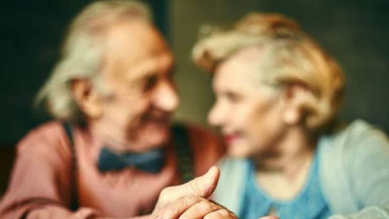 Bakıda qonşu qadın yaşlı kişinin evini adına keçirdi