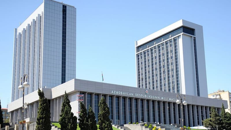 Deputatların koronavirus müayinələrinin nəticəsi açıqlandı (YENİLƏNİB)