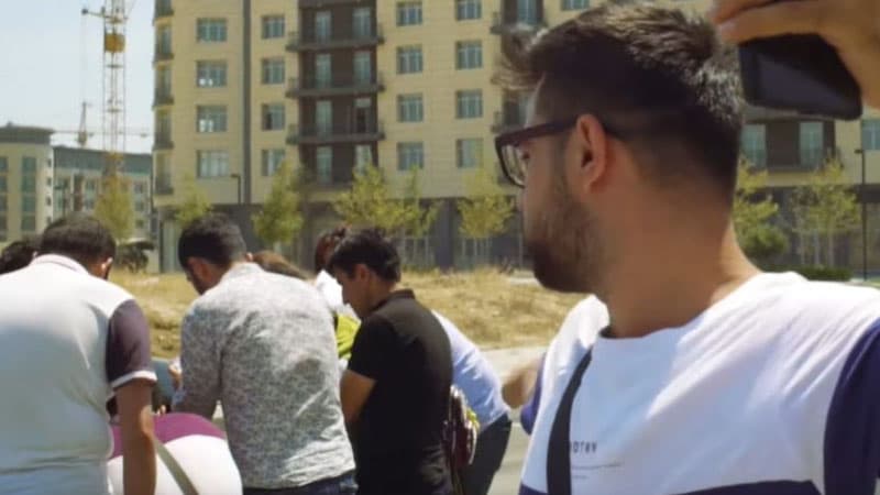 Qəza baş verəndə niyə özümüzü kinoteatrda hiss edirik?