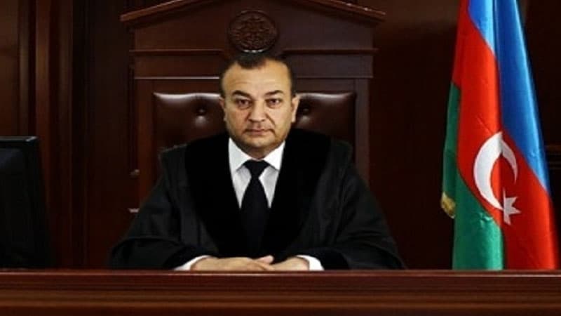 Məhkəmə hakiminə töhmət verildi (FOTO)