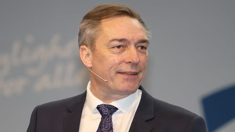 Norveçin Müdafiə naziri karantinə alındı