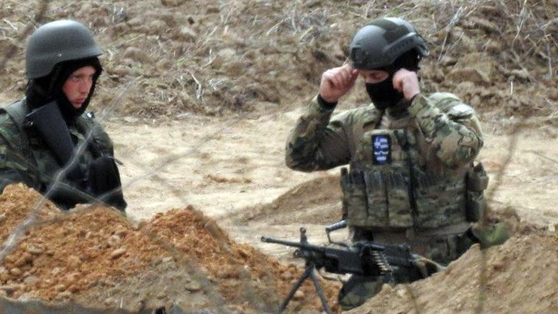 Yunanıstan sərhədə ağır silahlar yığdı