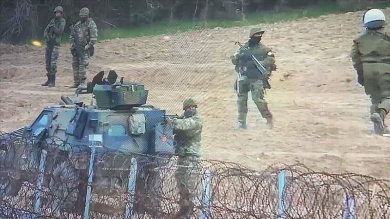 "New York Times": “Yunanıstan miqrantları məxfi mərkəzlərdə saxlayır”