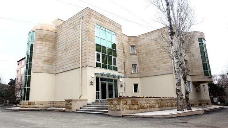 Bakıda məktəbə Arif Məlikovun adı verildi
