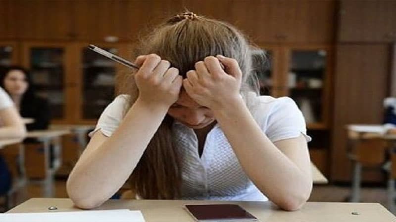 Təhsil Nazirliyindən kəsiri olan tələbələrin təqaüdləri ilə bağlı rəsmi açıqlama