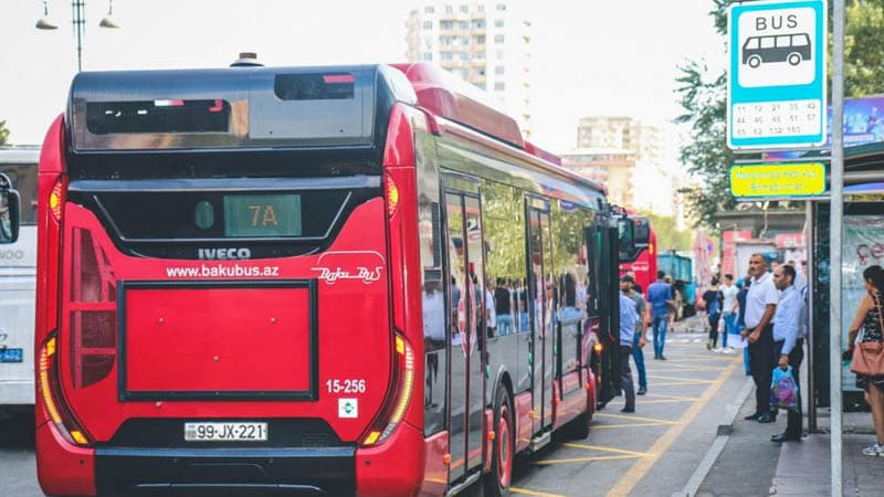 Avtobusa necə minib, necə düşməli?
