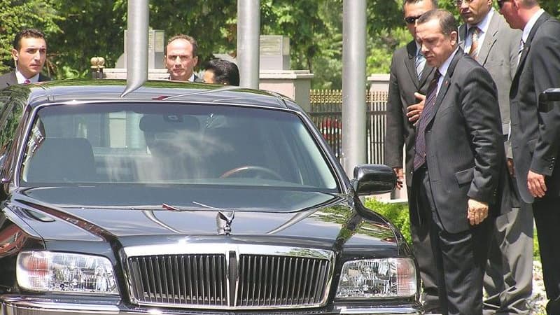 Ərdoğanın limuzini hərracda satıldı