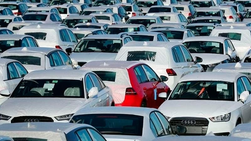 Xarici qeydiyyatlı avtomobillərin Azərbaycana gətirilmə qaydası dəyişdi