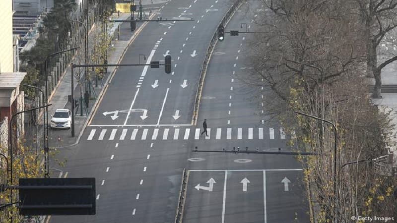 Çin Vuhanda karantin rejimini ləğv edir
