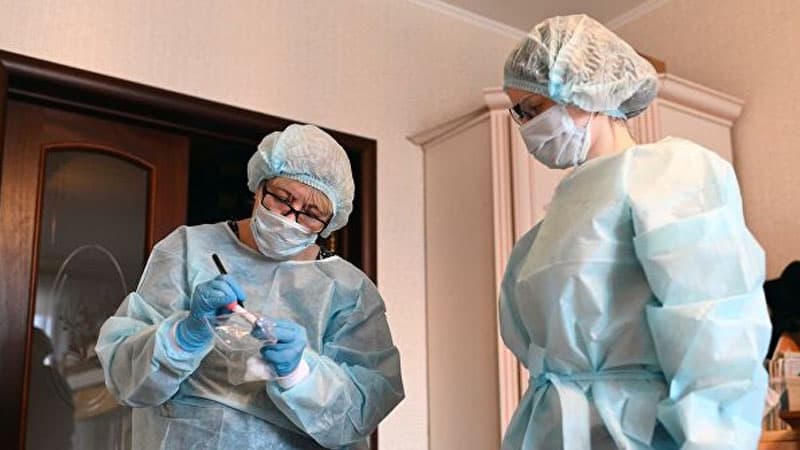 Səhiyyə: Koronavirus abort və doğuş zamanı ana ölümü riskini artırır