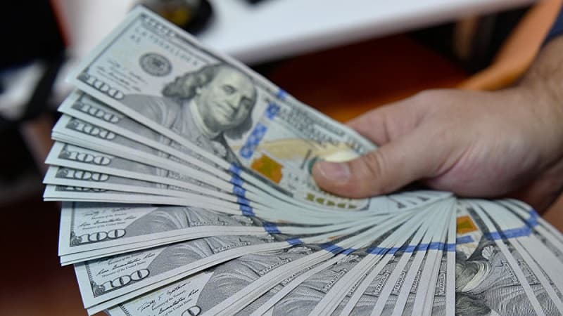 Tramp anti-virus qanunu imzaladı: Böyüklərə 1200, uşaqlara 500 dollar...
