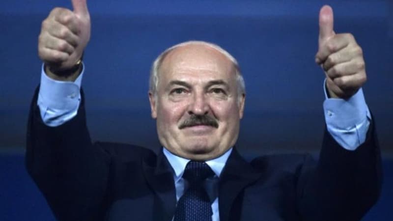 Lukaşenko: "Kovid-19-u vodka və sauna ilə dəf edəcəyik"