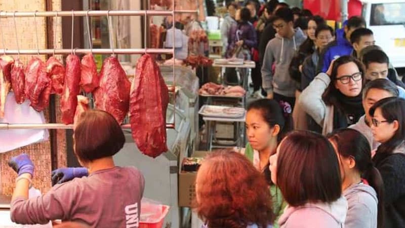 Çin “qələbəni” bayram edir: Qanlı yarasa bazarları yenidən açıldı, insanlar axın etdi
