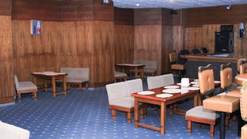 Bakıda karantin rejimini pozan kafe aşkarlandı