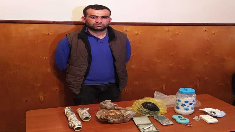 Astarada narkotacir iş başında yaxalandı
