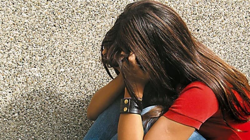 Lerikdə müəllimindən hamilə qalan məktəbli: "Uşağı böyütməyə hazıram"