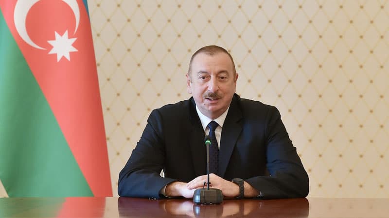 Prezident bu şəxslərin maaşlarını artırdı (SƏRƏNCAM)