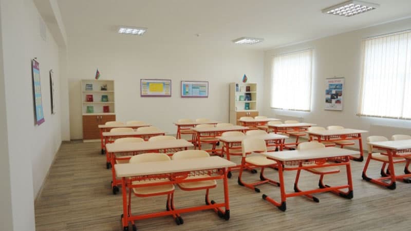 Bakıda məktəbdən büst oğurlandı