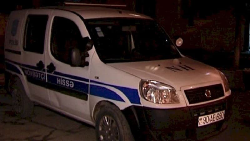 Bakıda narkotikin təsirində olan kişi qaçırdığı avtomobili polis maşınına çırpdı
