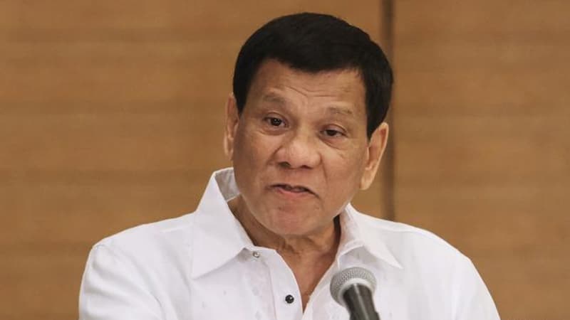 Duterte xalqı təhdid etdi: "Ordu nəzarəti ələ keçirə bilər, siz seçin!"