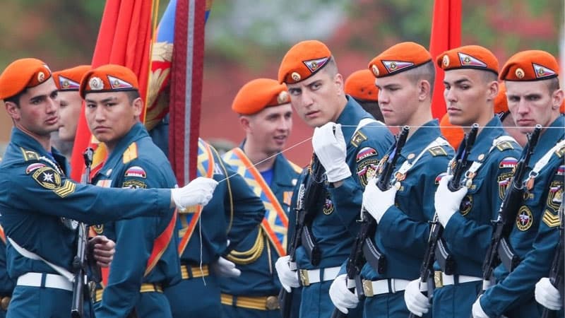 Parad ertələndi: İştirak etmək üçün gətirilən əsgərlər karantinə göndərildi