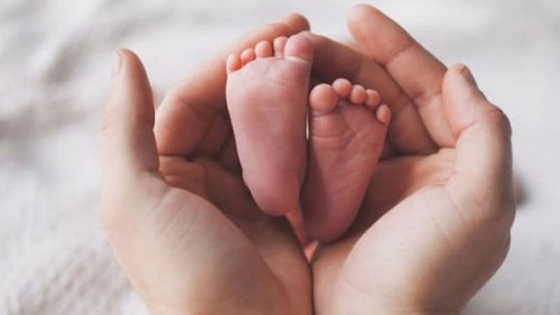 68 yaşlı qadın əkiz uşaq dünyaya gətirdi (FOTO)