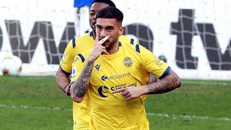 Koronavirusa yoluxan daha bir futbolçu sağaldı