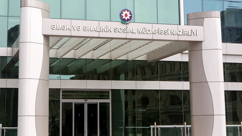 İki nazirlik arasında: Biri deyir oxu, biri deyir, oxumasanız da olar... – (EKSPERT)