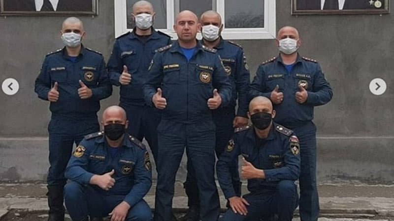 Çeçenistan FHN-nin bütün işçiləri başını keçəl qırxdırdı (SƏBƏB)