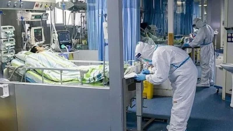 Türkiyədə minlərlə səhiyyə işçi koronavirusa yoluxdu