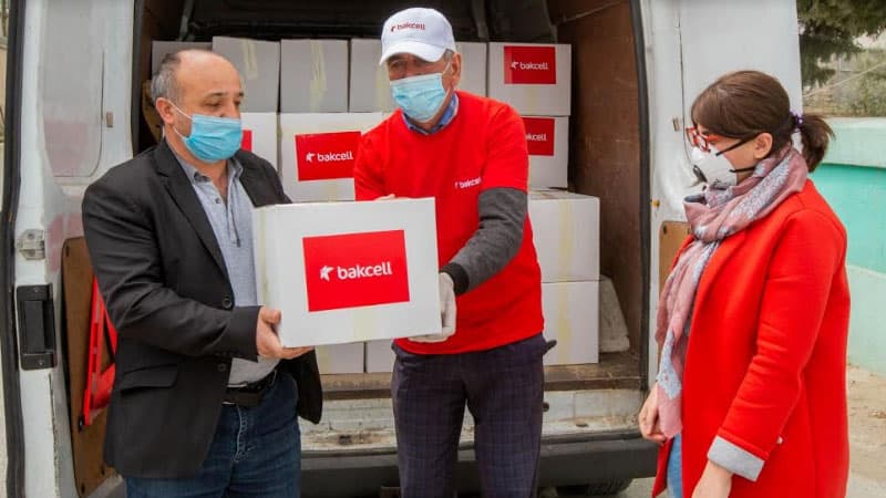 Bakcell Binədə yaşayan aztəminatlı ailələrə ərzaq yardımı etdi (FOTO/VİDEO)
