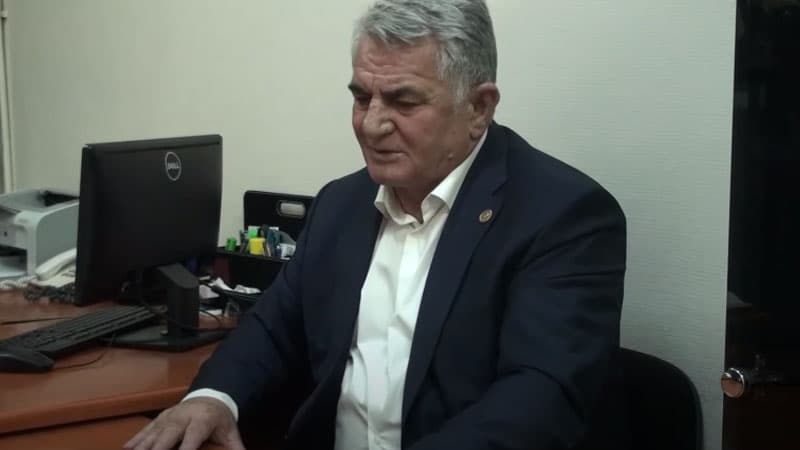 Həbs edilən icra başçısı: “Çox utanıram, vicdan əzabı çəkirəm” (VİDEO)