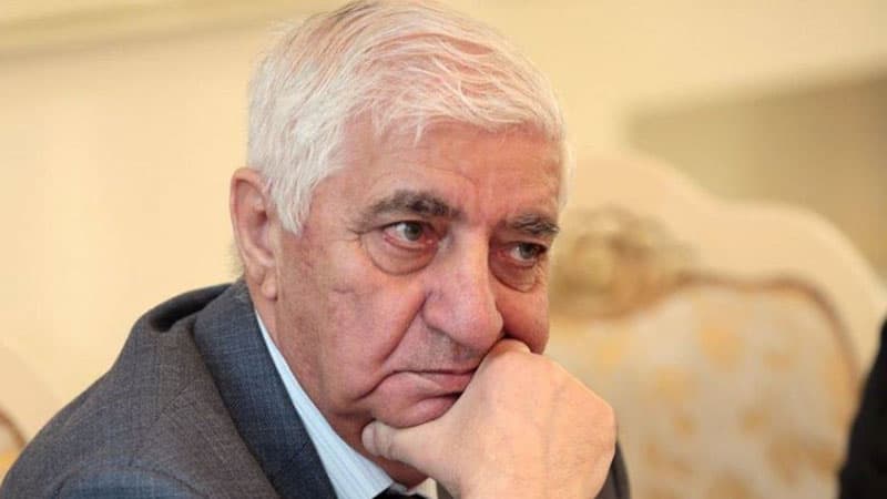 Xalq şairi: “Uşaqları çörəksiz  qalıb, yekəqarınlar onlara gedən yardımı yeyib"