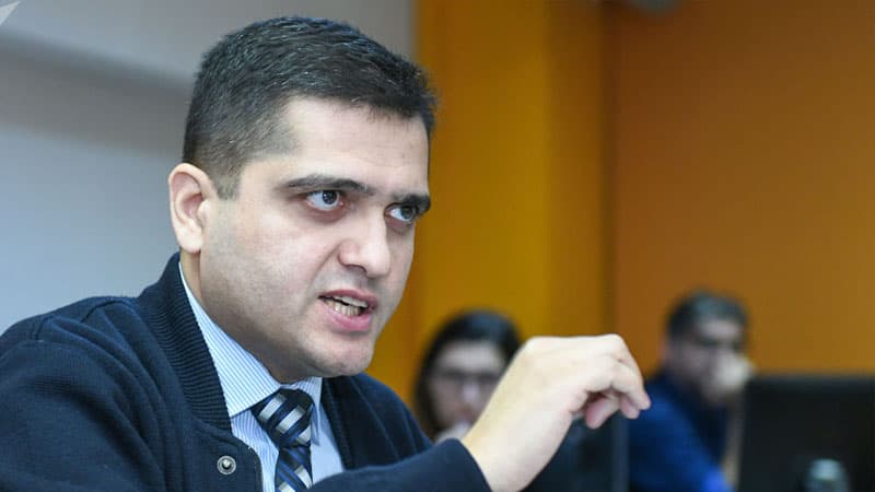 Sərhədlər yayda da açılmaya bilər (POLİTOLOQ)