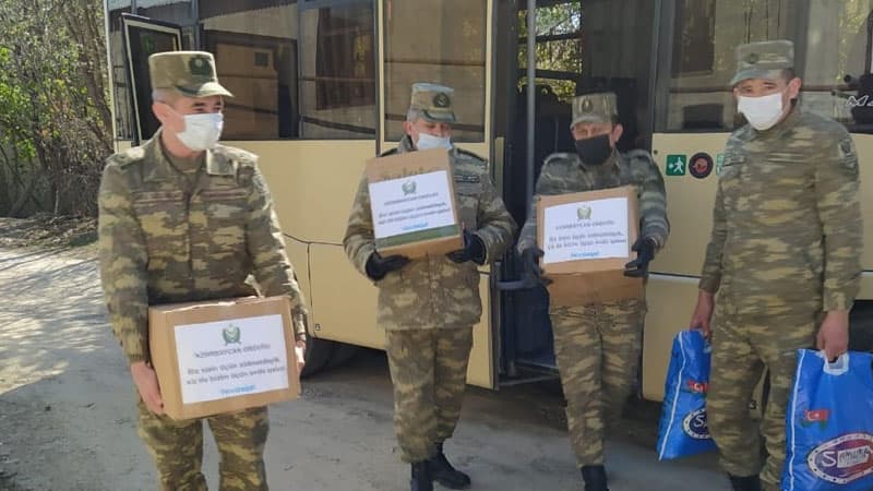Hərbçilər əlillərə və müharibə veteranlarına baş çəkdi (FOTOLAR)