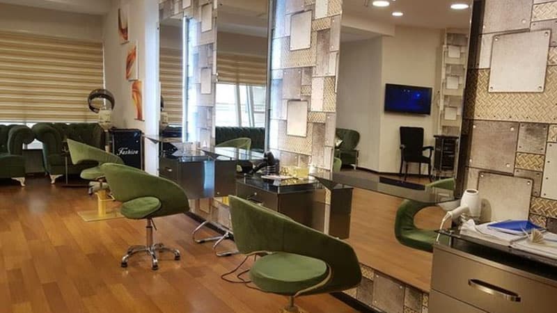 Bərbərxana və gözəllik salonlarının fəaliyyətinə dair qaydalar müəyyənləşdi