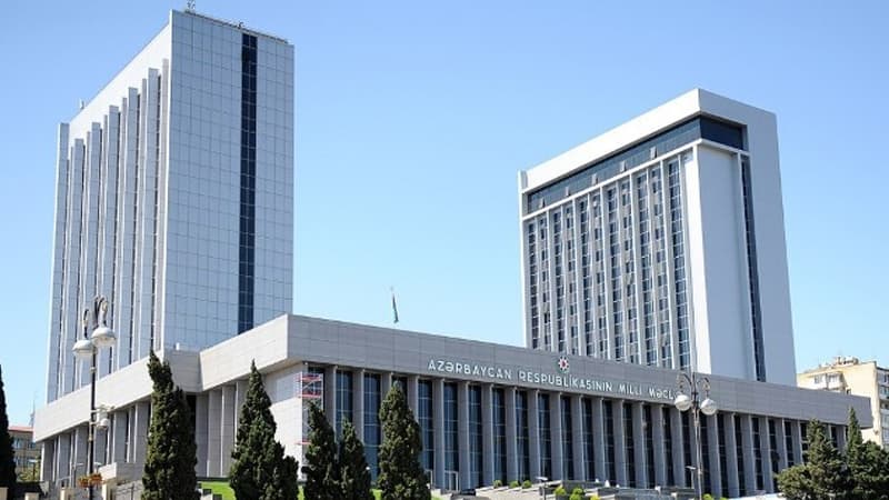 Milli Məclis Aparatının birləşdirilən şöbələrinin müdir müavinləri məlum oldu