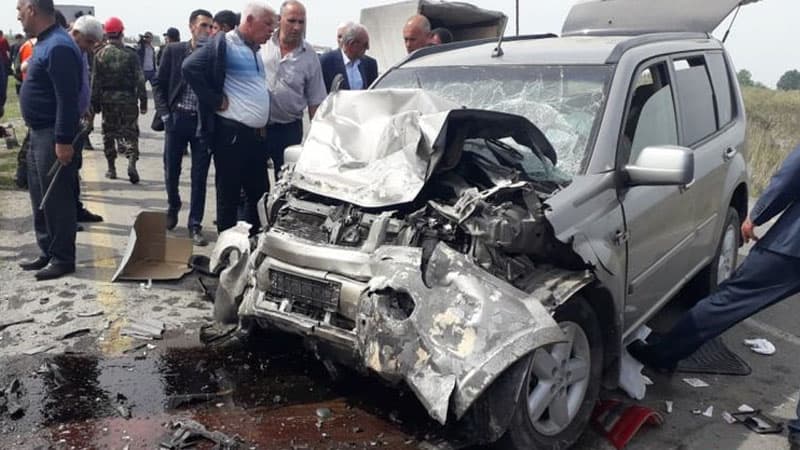 Kürdəmirdə dəhşətli qəza: 5 ölü, 5 yaralı var (FOTO/ADLAR)