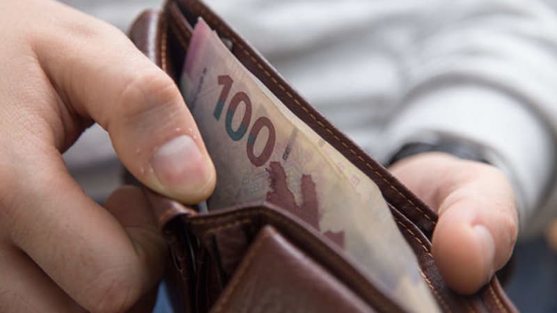 Bakıda orta maaş 1000 manata yaxınlaşdı