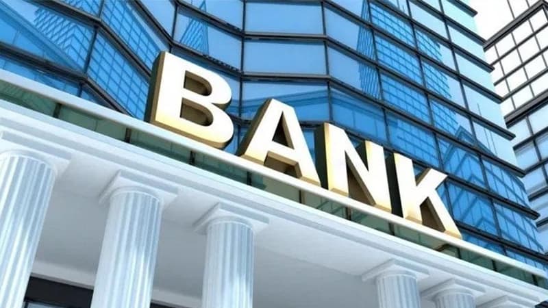 “Bağlanan bankların xilası üçün 660 milyon tələb olunur...” – Təhlil