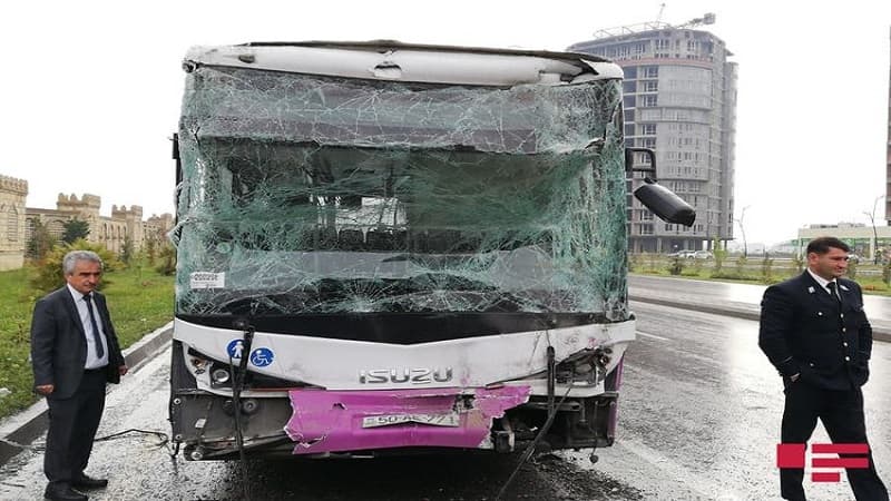 Sumqayıtda iki avtobus toqquşdu: Çoxlu sayda yaralı var (VİDEO/YENİLƏNİB)