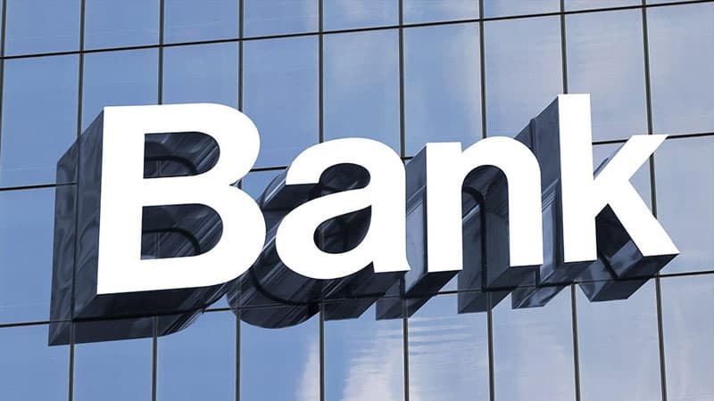 4 bankın bazarı tərk etməsi əmanətçilərin davranışına necə təsir edəcək? (EKSPERT)